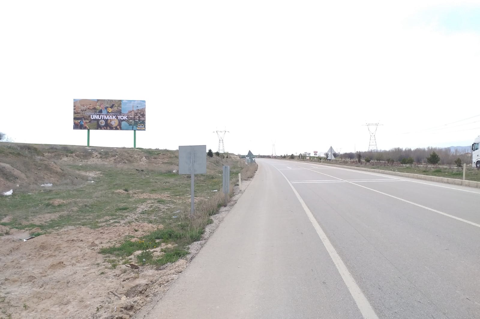 Kütahya Afyon Arası Yol Panosu