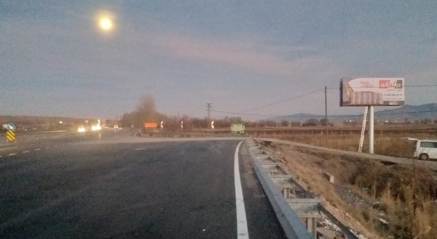 Sivas Erzincan Erzurum Yolu Yol Panosu