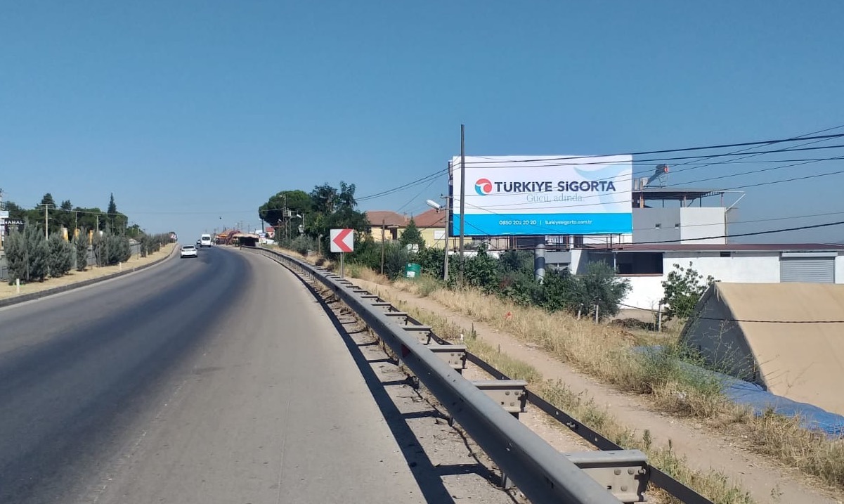 İzmir Uşak Yolu Salihli Yol Panosu