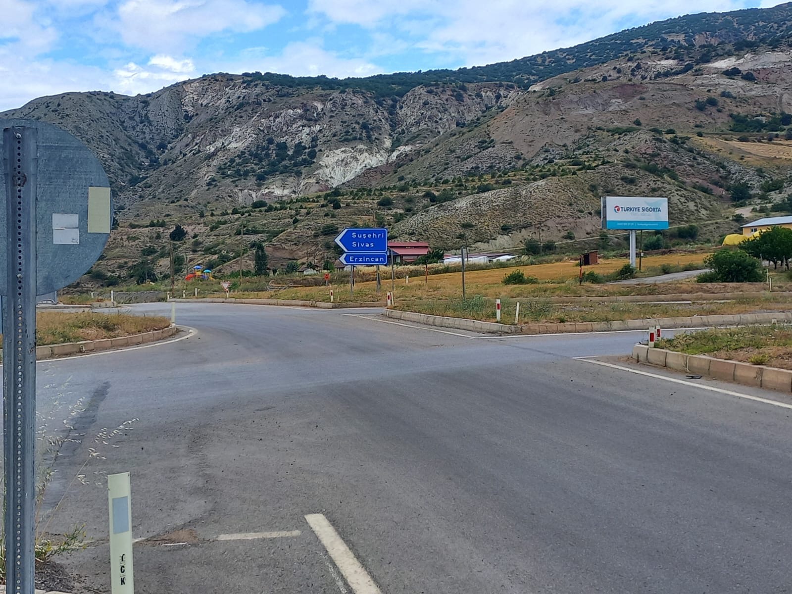 Erzurum Erzincan Amasya Yolu Yol Panosu