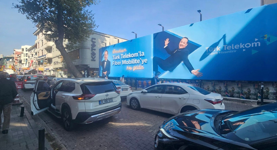 İstanbul Beşiktaş Megaboard Reklam 1