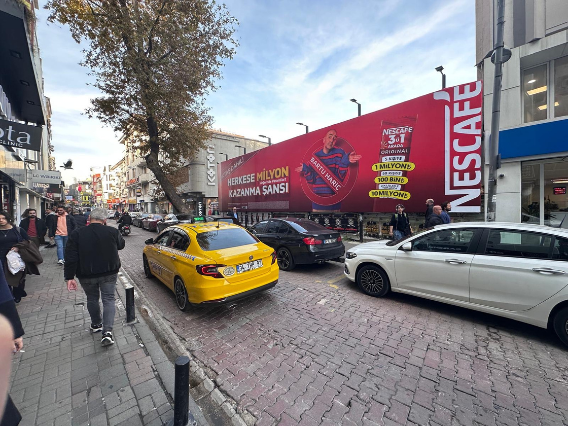 İstanbul Beşiktaş Megaboard Reklam 1