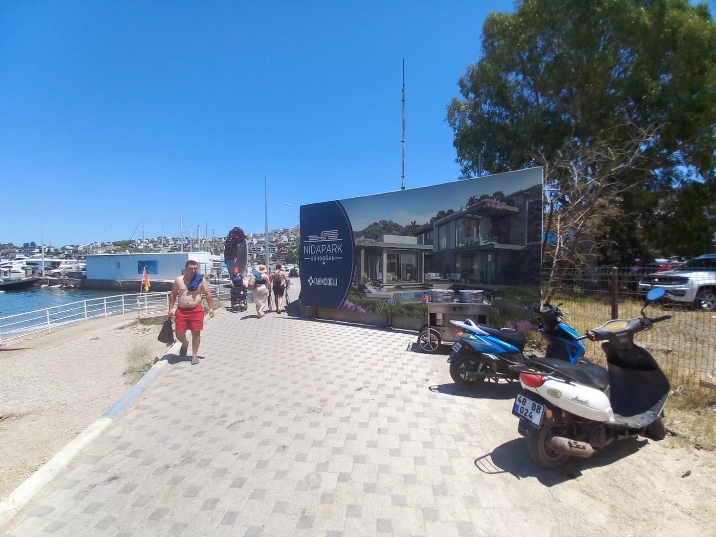 Bodrum Gündoğan İskele Meydan Megaboard Reklam 1