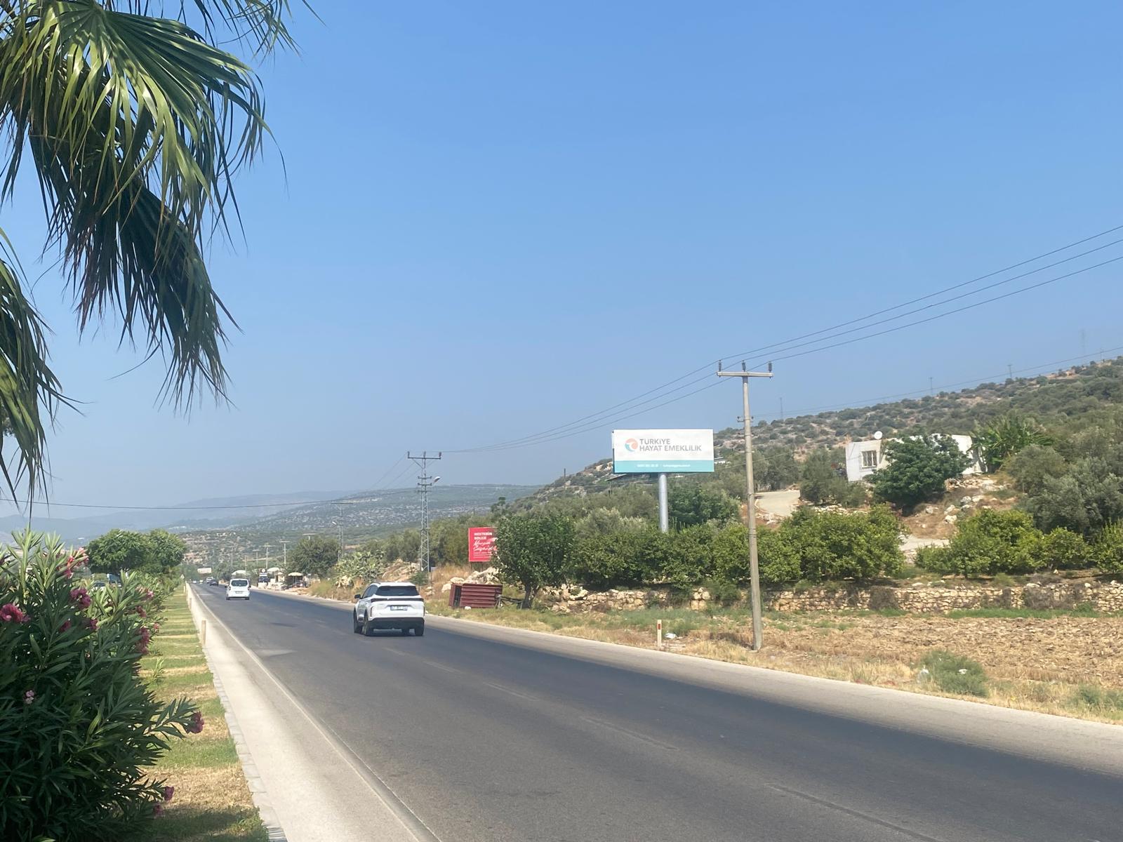 Mersin Alanya Yolu Silifke Mevkii Totem