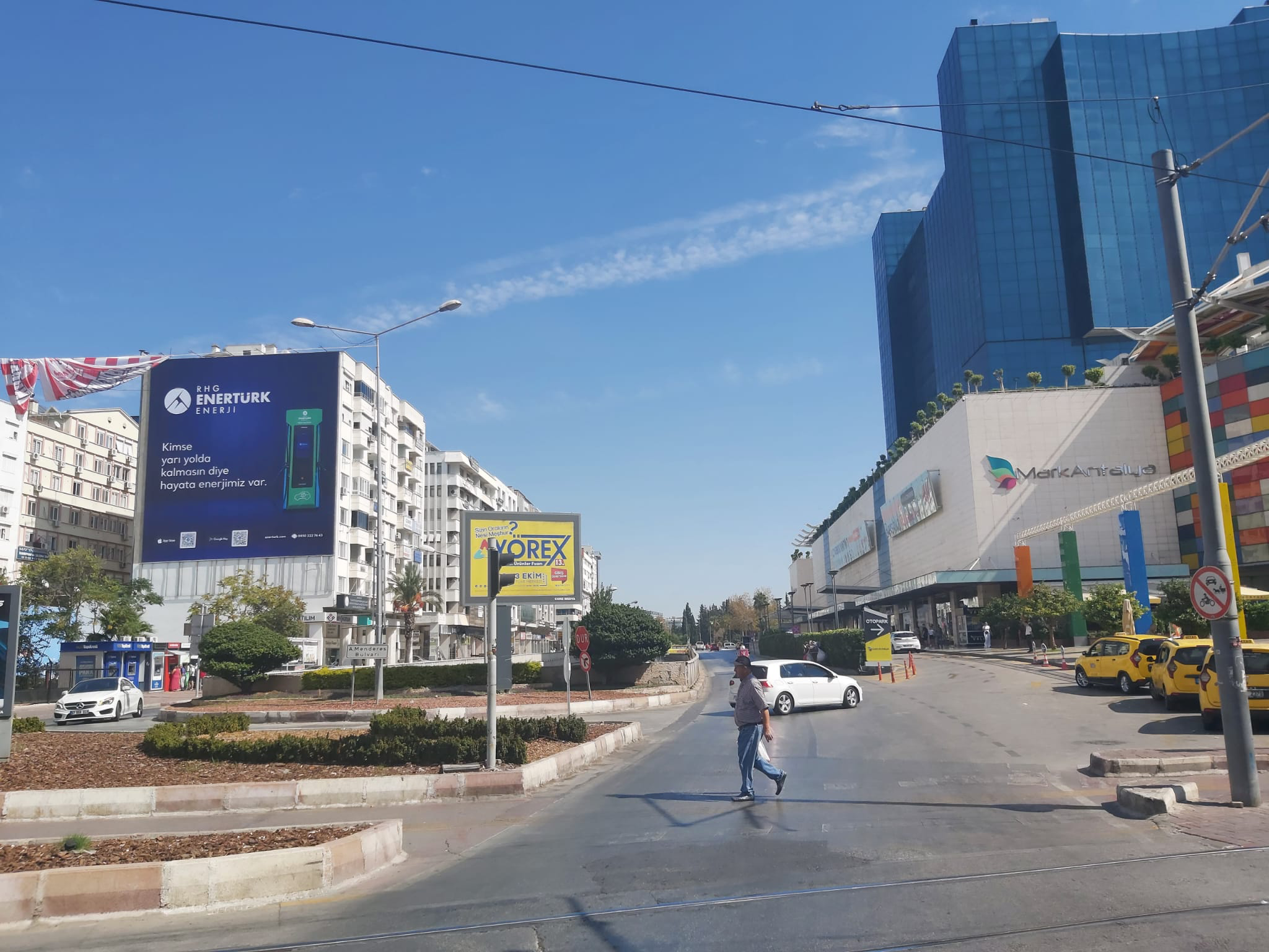 Antalya MarkAntalya AVM Karşısı Duvar