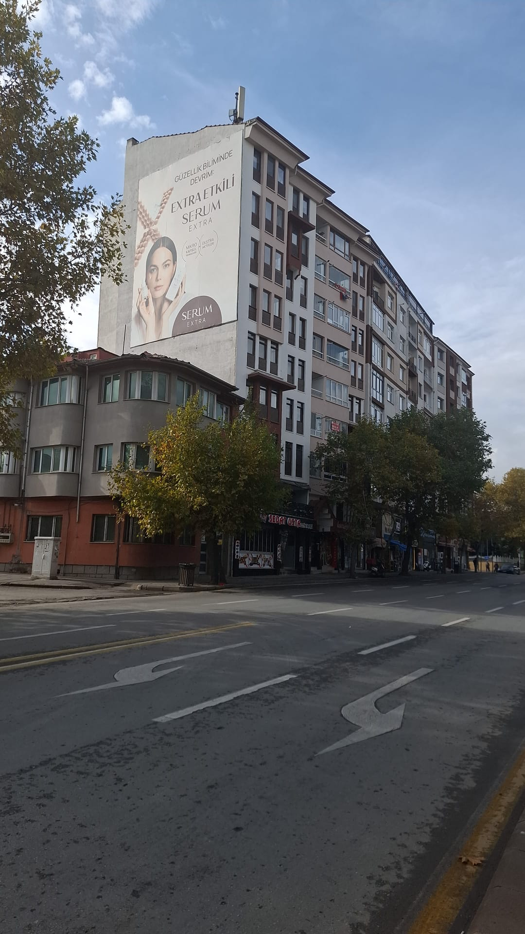 Eskişehir İnönü Cad. Kanatlı AVM Karşısı Duvar